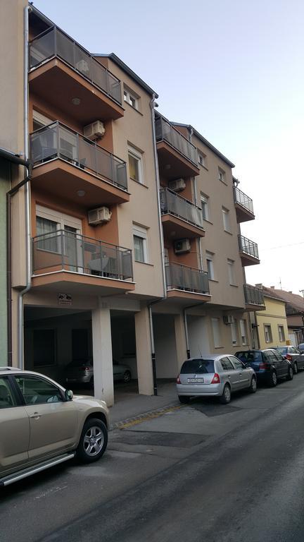Apartment Flores Ösek Dış mekan fotoğraf